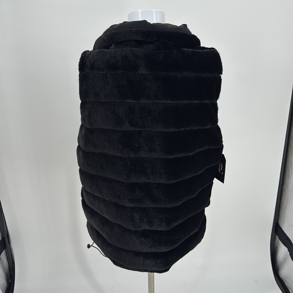 Ookie and Lala Carbon Puffer Vest Reversible to Grooved Faux Fur Size M NEW - Picture 6 of 15